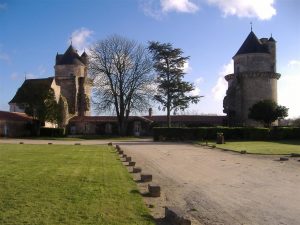 Château Apremont camping proche d'apremont