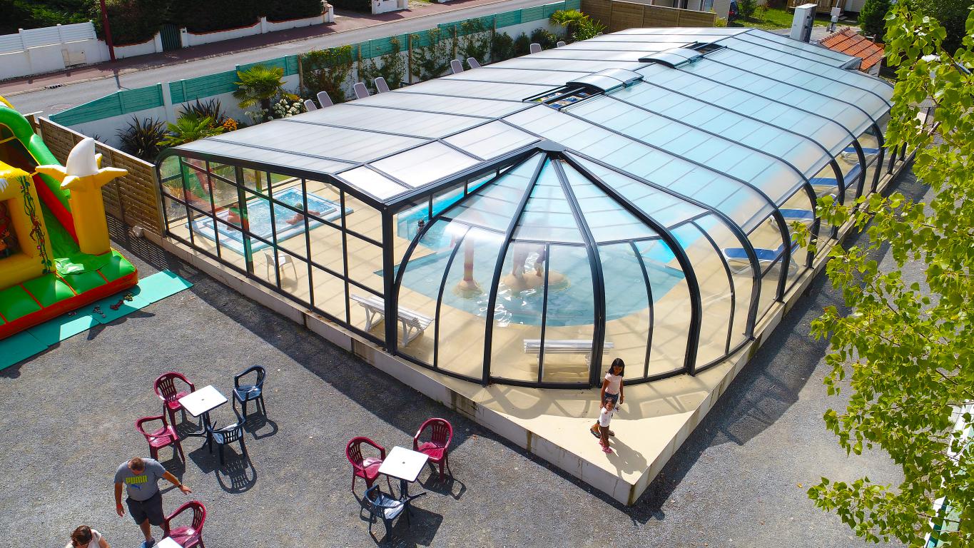vue hauteur camping Saint Gilles Croix de Vie piscine couverte