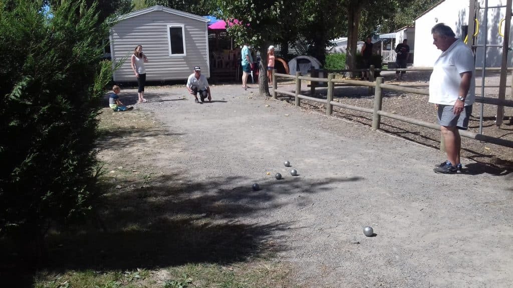 Pétanque au camping camping vendée 4 étoiles